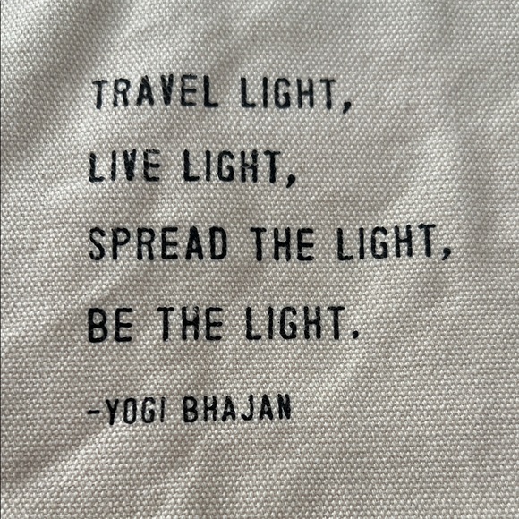 Sugarboo Canvas Quote Zip Bag – “Travel Light” – New - Picture 2 of 6